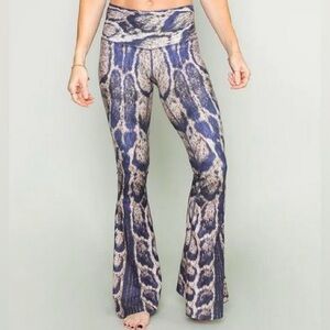 RARE- Jungle Cat Niyama Sol Flares, NEW! Sexy Indigo and tan animal print. Lapiz